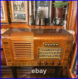 1930's Vintage Wooden tabletop Radio Westinghouse W-R-288. Tested. Works