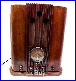 1935 Vintage Chanticleer All Wave Wooden Tombstone Radio Chanticleer Radio Co