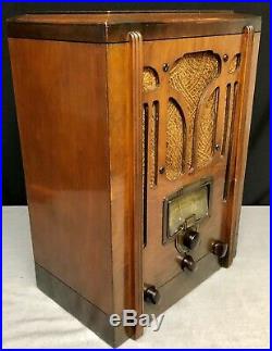 1937 RCA #5T tombstone art deco vintage vacuum tube radio