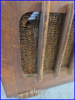 1938 Truetone Model D719 Vintage AM 4 Tube Radio Wood Cabinet Restorative