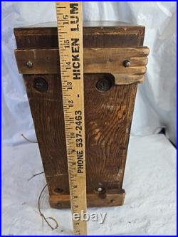 1938 Truetone Model D719 Vintage AM 4 Tube Radio Wood Cabinet Restorative