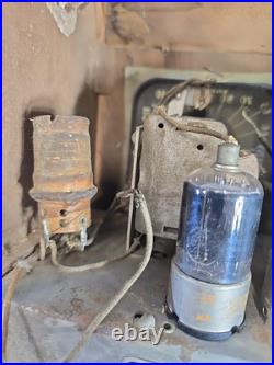 1938 Truetone Model D719 Vintage AM 4 Tube Radio Wood Cabinet Restorative