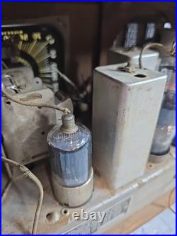 1938 Truetone Model D719 Vintage AM 4 Tube Radio Wood Cabinet Restorative