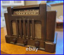 1940 Addison A5 Courthouse Antique Vintage Retro Tube Radio