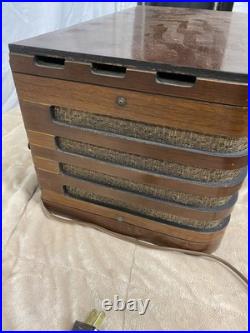 1940 Zenith Radio Model 6S439, Vintage Tabletop Tube Radio