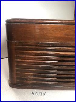 1940s Vintage Philco Tube Radio and Record Player, Wooden Case, Model 46-1203 1940s Vintage Philco Tube Radio and Record Player, Wooden Case, Model 46-1203