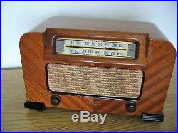 1941 Restored Vintage Philco Model 42-321 AM Broadcast Table Radio A Beauty