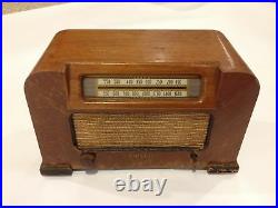 1942 Philco Model 42-321 Vintage Tube Radio