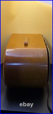 1945 FADA 1000 BULLET CATALIN RADIO Rare Butterscotch Turns On Light Works