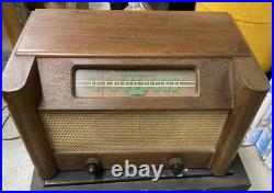 1946 Gilfillan Radio Model 66-A Vintage Tube AM Radio Claro Walnut Cabinet
