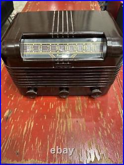 1946 RCA Radiola 61-1 Radio Bakelite Vintage Tube AM Radio WORKS