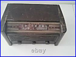 1946 Vintage RCA Radiola Model 61-5 AM SW SHORT WAVE Tooden Wood table Radio