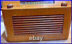 1947-1948 Antique tube AM radio Electrohome model PU1-4516 1947-1948 Antique tube AM radio Electrohome model PU1-4516