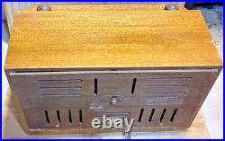 1947-1948 Antique tube AM radio Electrohome model PU1-4516 1947-1948 Antique tube AM radio Electrohome model PU1-4516