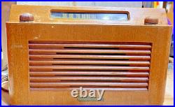 1947-1948 Antique tube AM radio Electrohome model PU1-4516 1947-1948 Antique tube AM radio Electrohome model PU1-4516