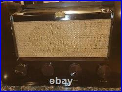 1948 Mid Century Vintage RCA Victor Table Top Tube Radio, Model 8R74