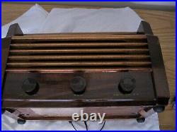 1948 Restored Vintage Wood Cabinet RCA Model 56x5 AM and Short Wave Table Radio