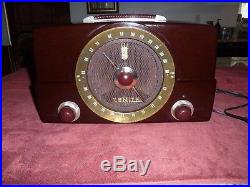 1950 Antique Zenith H725 AM/FM Vintage Bakelite Tube Radio Restored & Working