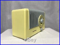1950 RCA Victor Nipper Model Vintage Tube Radio With iPhone/Bluetooth Input