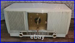 1954 General Electric Model 547PH VINTAGE TUBE RADIO ALARM CLOCK