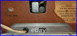 1954 General Electric Model 547PH VINTAGE TUBE RADIO ALARM CLOCK