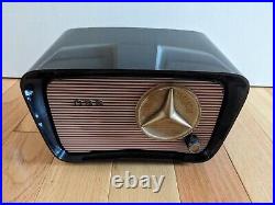 1959 TRAVLER CBS Model 2160 T200 Bakelite Antique Vintage AM Radio Black / Pink