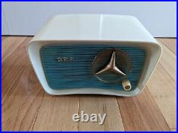 1959 TRAVLER CBS Model 2160 T200 Bakelite Antique Vintage AM Radio Blue / White