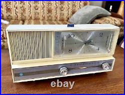 1960's Silvertone Tube Clock Radio 3042 White Restored Working See Video Demo