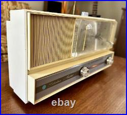 1960's Silvertone Tube Clock Radio 3042 White Restored Working See Video Demo