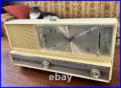 1960's Silvertone Tube Clock Radio 3042 White Restored Working See Video Demo