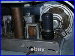 1 Day Sale Vtg Blue Zenith Racetrack Vac Tube Radio Model No. H511-Y Tested 1 Day Sale Vtg Blue Zenith Racetrack Vac Tube Radio Model No. H511-Y Tested