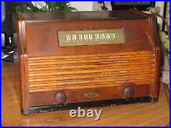 AIR KING Wooden Case VINTAGE Tabletop Tube Radio with FREE SHIPPING