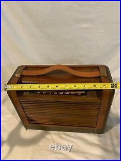 ANTIQUE 1946 OLD PHILCO 46-350 WOOD LEATHER VINTAGE RADIO WORKS d709