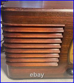 ANTIQUE VINTAGE 1930s EMERSON / INGRAHAM WOOD TABLE RADIO model BF204