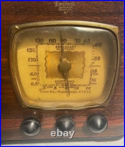ANTIQUE VINTAGE 1930s EMERSON / INGRAHAM WOOD TABLE RADIO model BF204