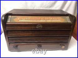 ANTIQUE Vintage RARE MINERVA MODEL W-710 TUBE RADIO IN WORKING CONDITION