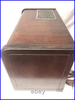 ANTIQUE Vintage RARE RADIO-MATIC MODEL YRB-12-4 TUBE RADIO WORKS ANTIQUE Vintage RARE RADIO-MATIC MODEL YRB-12-4 TUBE RADIO WORKS