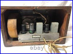 ANTIQUE Vintage RARE SILVERTONE MODEL 6051 TUBE RADIO