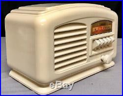 Airline Ivory painted bakelite vintage vacuum tube radio
