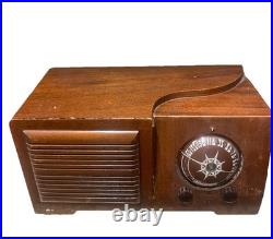 American Radio Co Vintage Model 613X Sleek Design Wood Radio With Compass Dial