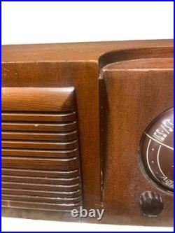 American Radio Co Vintage Model 613X Sleek Design Wood Radio With Compass Dial