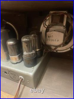 American Radio Co Vintage Model 613X Sleek Design Wood Radio With Compass Dial