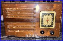 Antique 1939-40 Emerson Tabletop AM Radio DQ-334 Wood Ingraham Cabinet