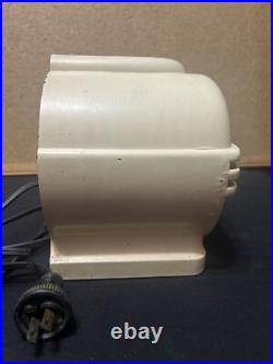 Antique 1946 Belmont Radio Model 6D111, Series B