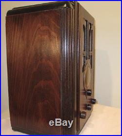 Antique Crosley vintage tube radio in tombstone wood cabinet restored, working