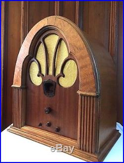 Antique PHILCO MODEL 70 Cathedral Baby Grand TUBE RADIO Vintage Walnut Case 1931