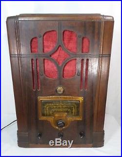 Antique RCA Victor T8 Tombstone Tube Table Top Radio Vintage