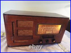 Antique TableTop Wood Admiral Vintage International Short waveTube Radio As Is