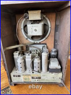 Antique Vintage 1936 RCA Superheterodyne AM/SW Tombstone Tube Radio Model 5T