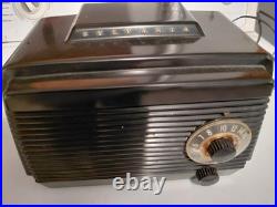 Antique Vintage 1950's Sylvania Bakelite Tube Radio